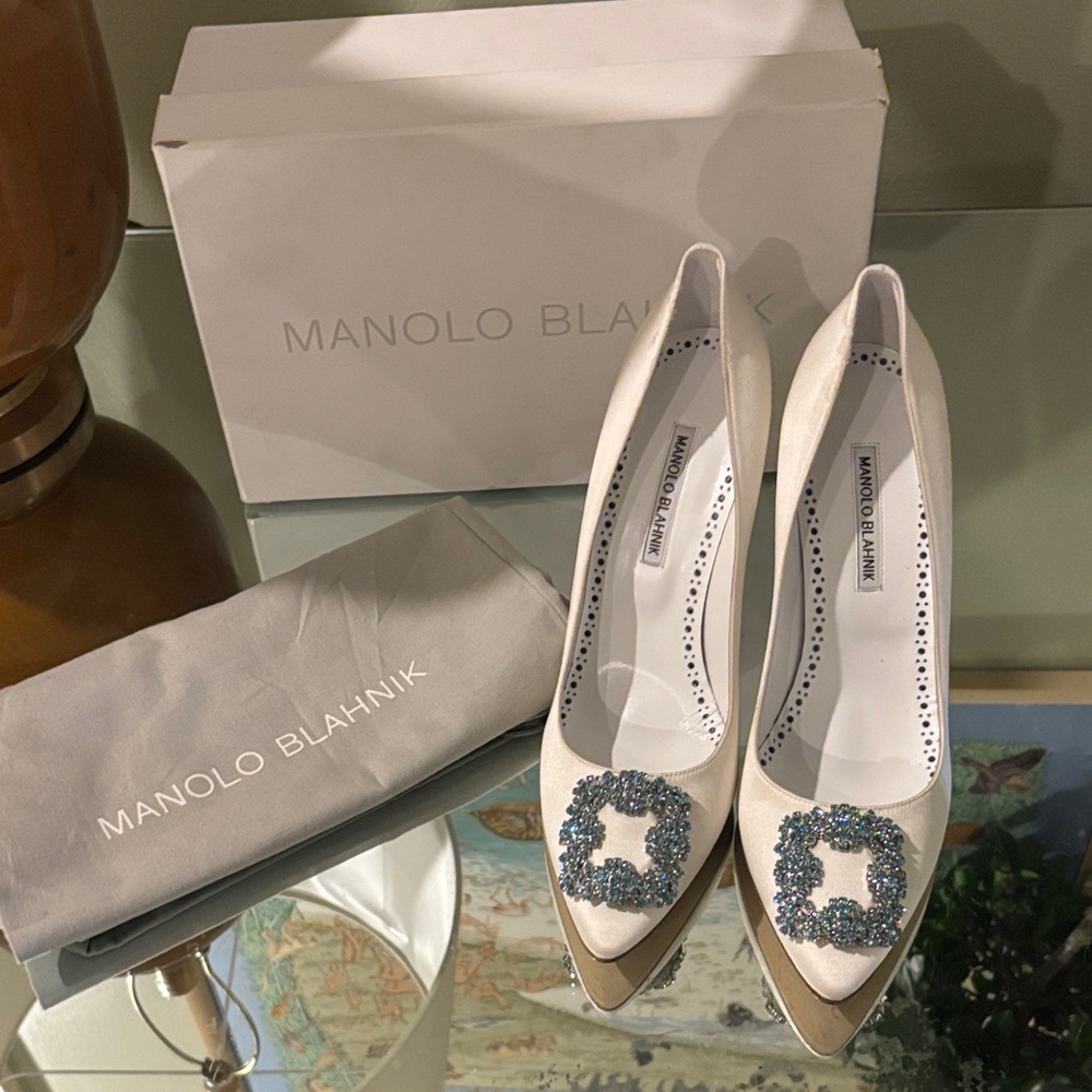 Manolo Blahnik White Heels with Blue Embellishments 41.5
